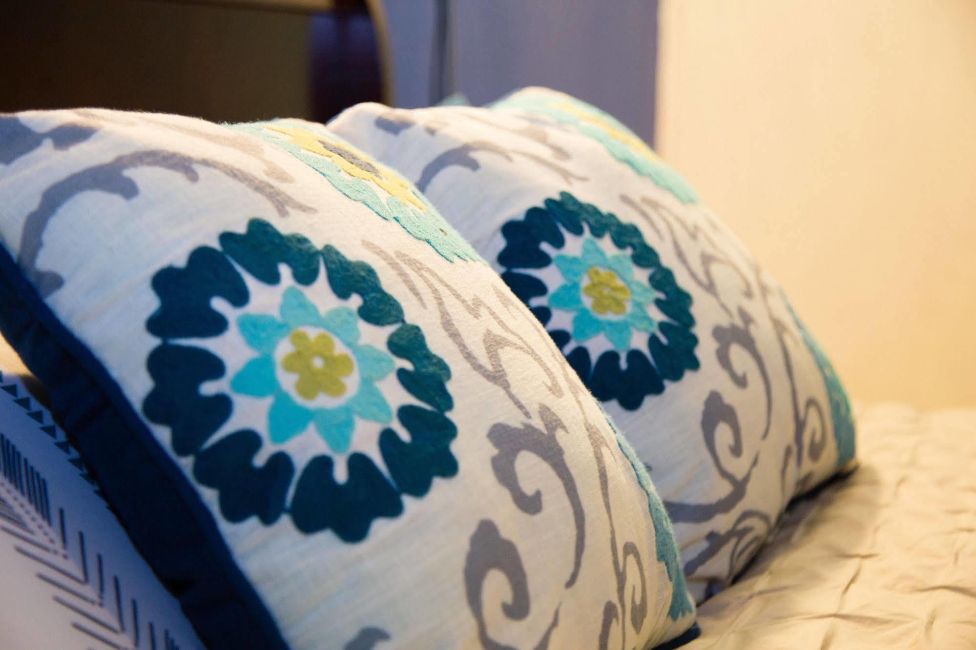 New Kingston Guest Apartment At Westbury Экстерьер фото