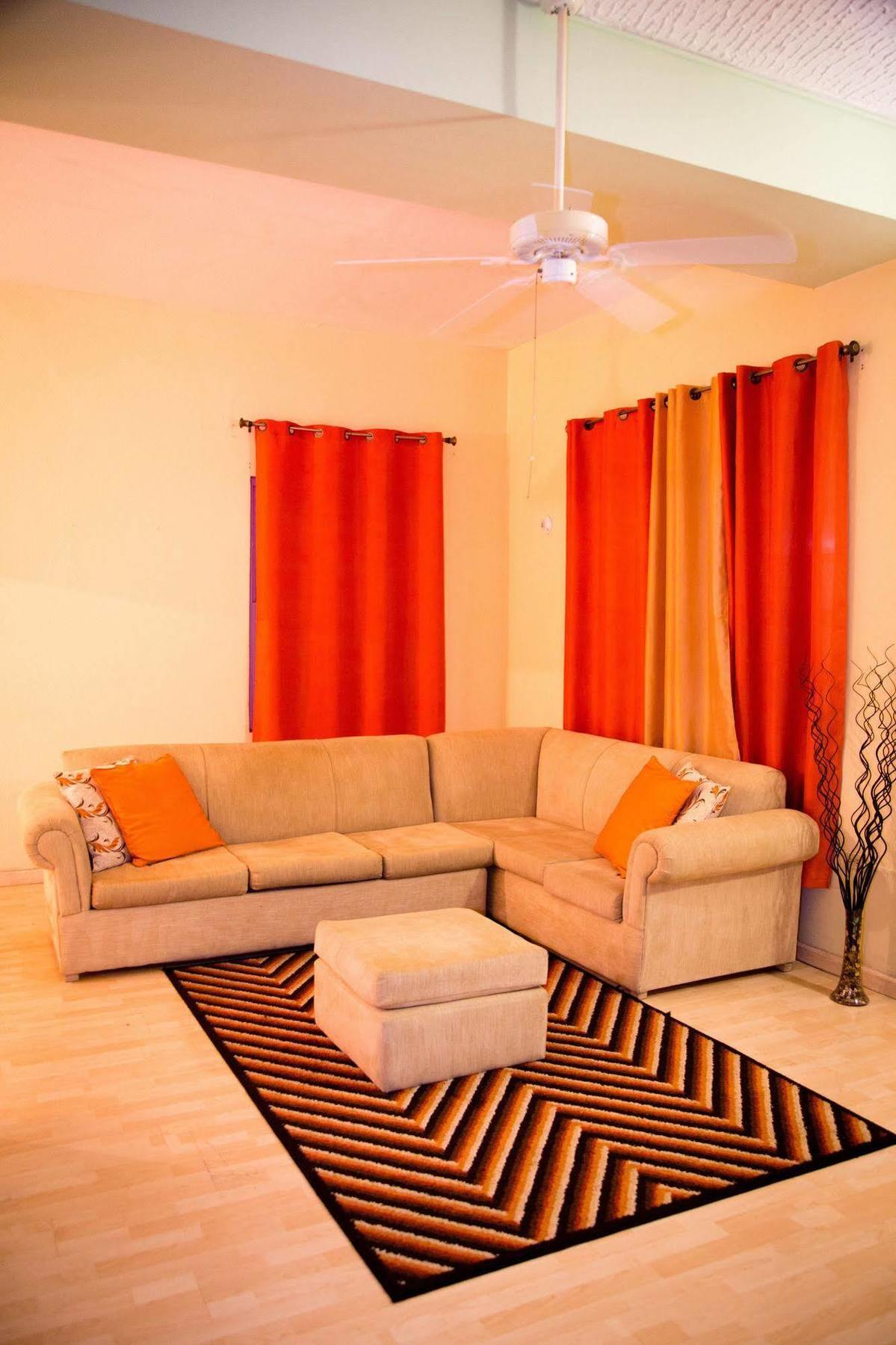 New Kingston Guest Apartment At Westbury Экстерьер фото