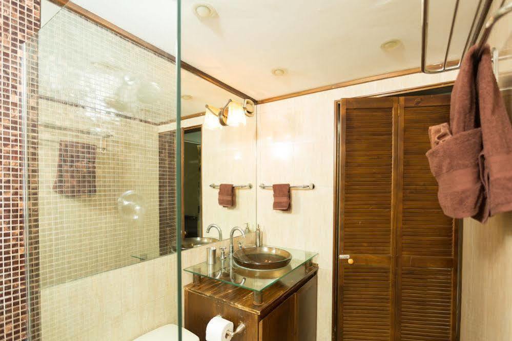 New Kingston Guest Apartment At Westbury Экстерьер фото
